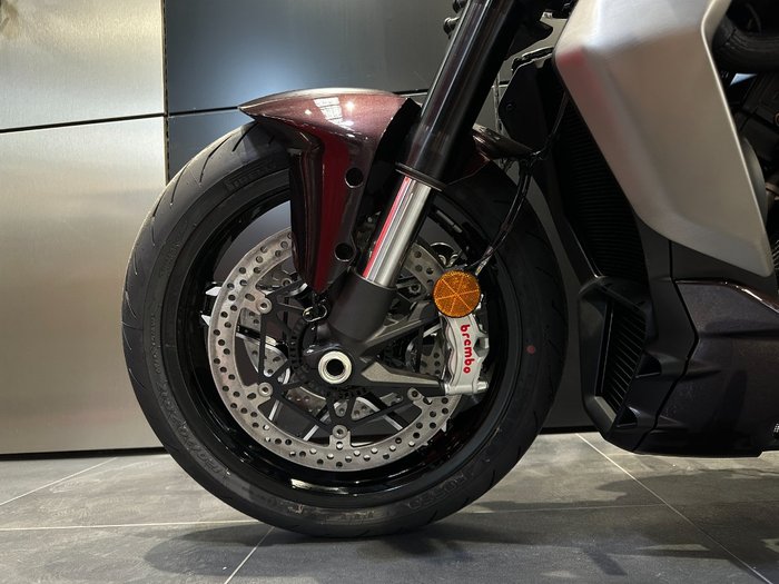 2026 Ducati XDIAVEL V4 RED
