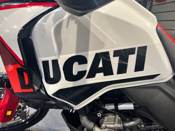 2025 Ducati DESERTX RALLY WHITE