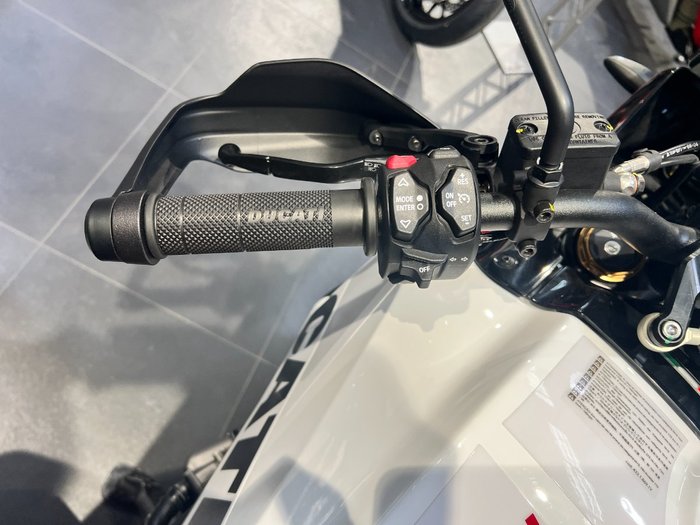 2025 Ducati DESERTX RALLY WHITE