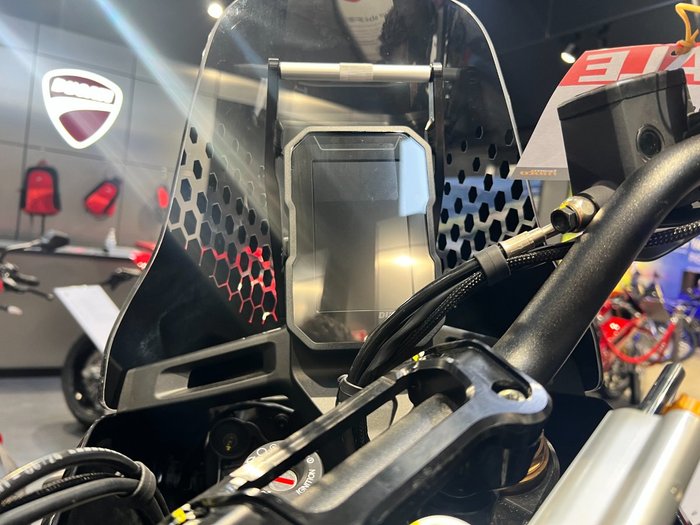 2025 Ducati DESERTX RALLY WHITE