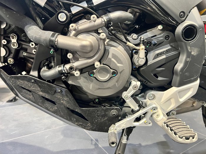 2025 Ducati DESERTX RALLY WHITE