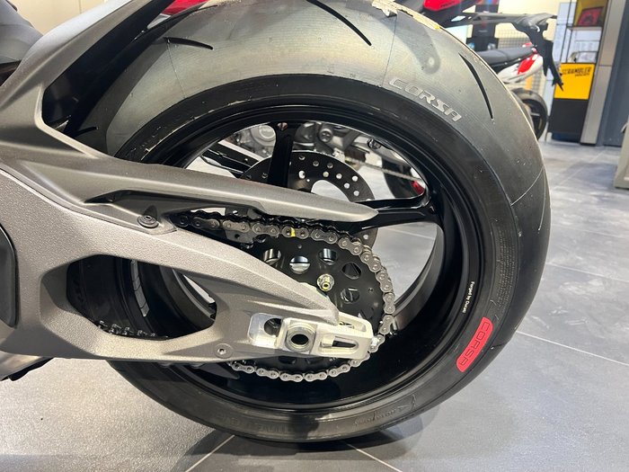 2026 Ducati STREETFIGHTER V4 RED