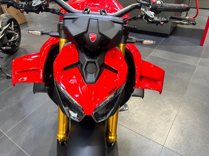 2026 Ducati STREETFIGHTER V4 RED