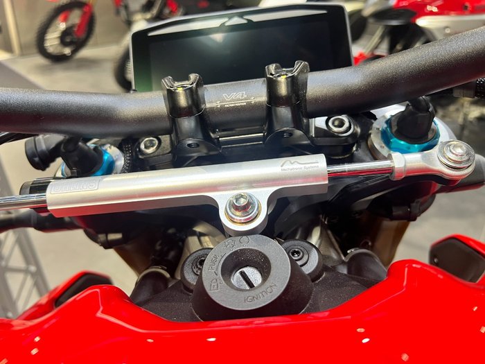2026 Ducati STREETFIGHTER V4 RED