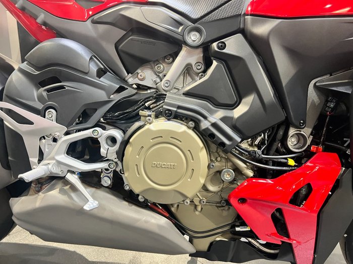 2026 Ducati STREETFIGHTER V4 RED
