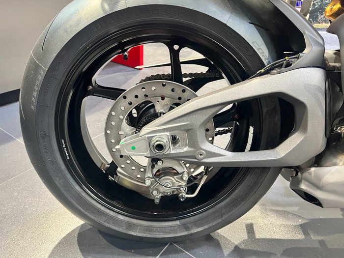 2026 Ducati STREETFIGHTER V4 RED