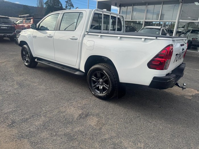 2024 Toyota Hilux SR