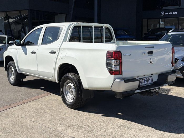 2021 Mitsubishi Triton GLX