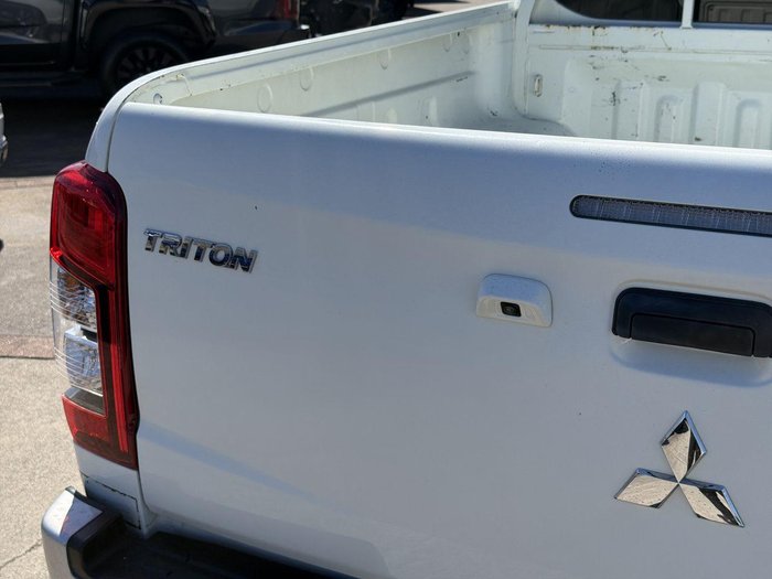 2021 Mitsubishi Triton GLX