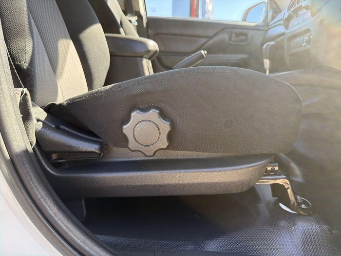 2021 Mitsubishi Triton GLX