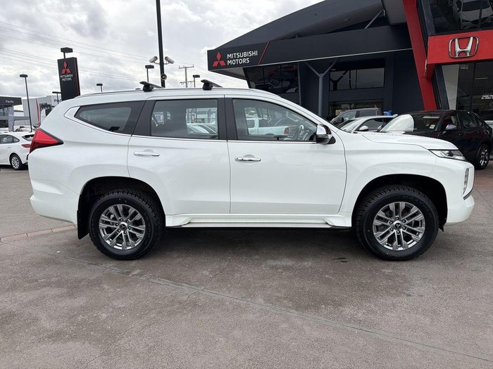 2023 Mitsubishi Pajero Sport GLX