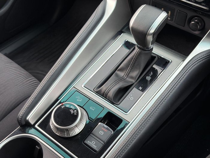 2023 Mitsubishi Pajero Sport GLX