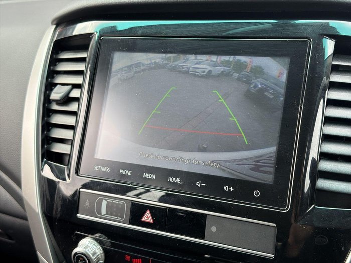 2023 Mitsubishi Pajero Sport GLX