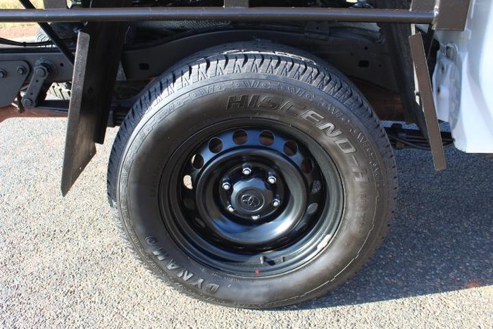 2023 Toyota Hilux SR