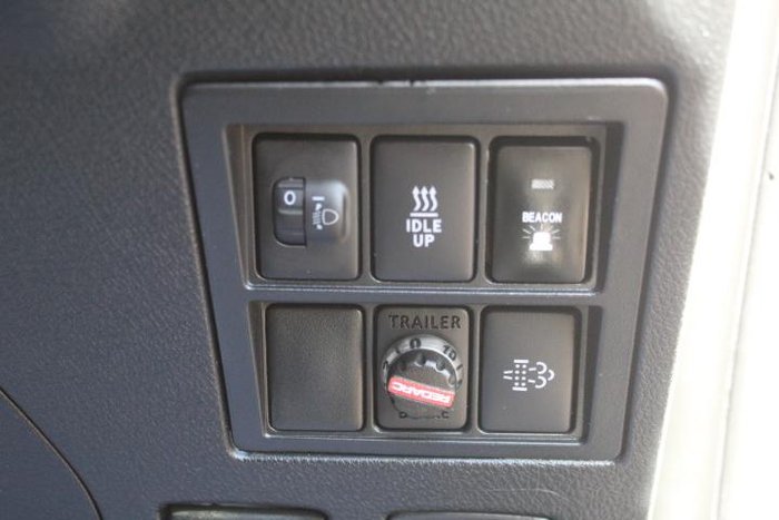 2023 Toyota Hilux SR