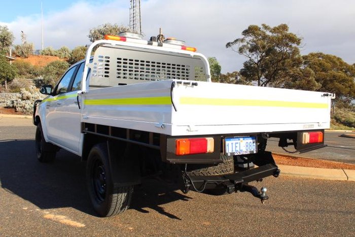 2023 Toyota Hilux SR