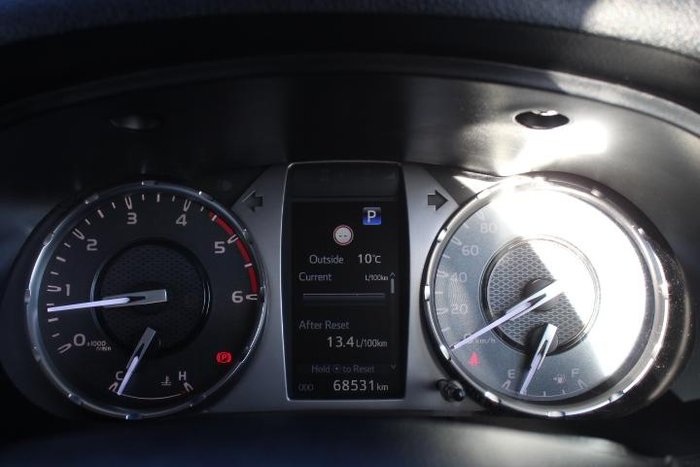 2023 Toyota Hilux SR