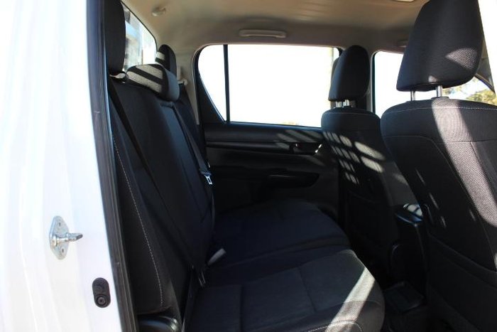 2023 Toyota Hilux SR