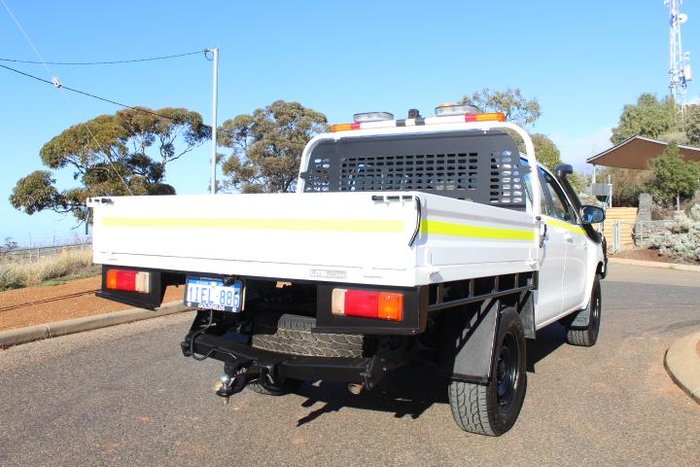 2023 Toyota Hilux SR