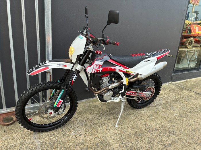 2010 HUSQVARNA TE449 WHITE