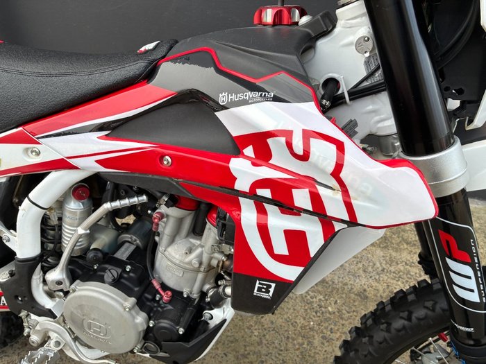 2010 HUSQVARNA TE449 WHITE