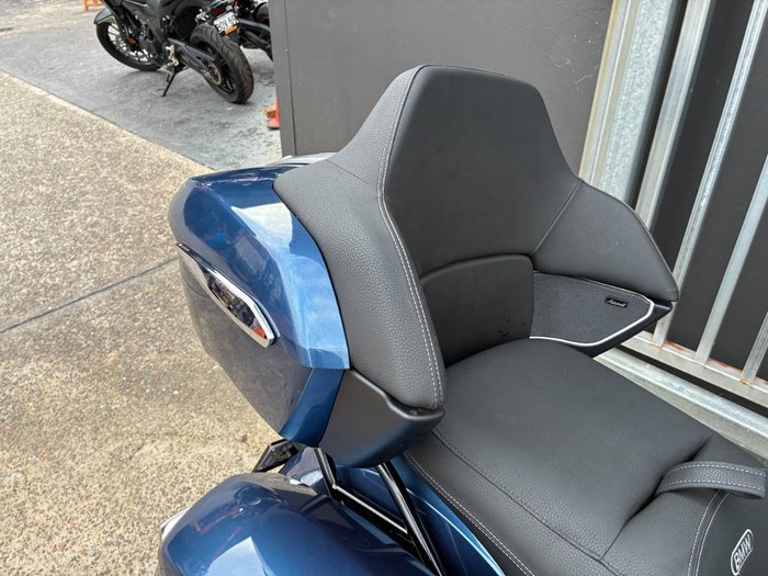 2024 BMW Motorrad R 18 TRANSCONTINENTAL BLUE