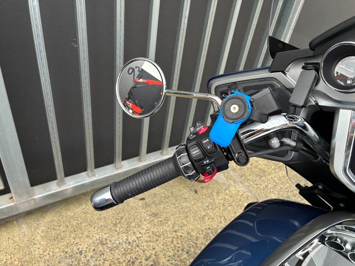2024 BMW Motorrad R 18 TRANSCONTINENTAL BLUE