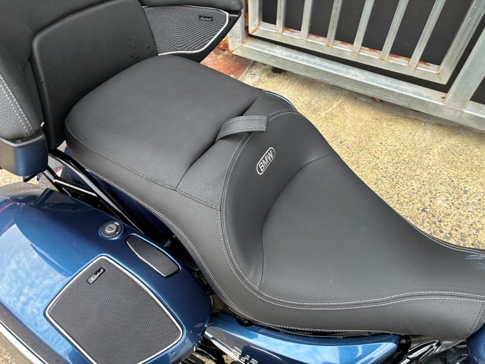 2024 BMW Motorrad R 18 TRANSCONTINENTAL BLUE
