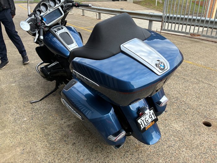 2024 BMW Motorrad R 18 TRANSCONTINENTAL BLUE