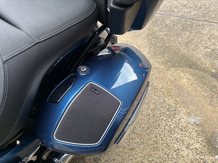 2024 BMW Motorrad R 18 TRANSCONTINENTAL BLUE