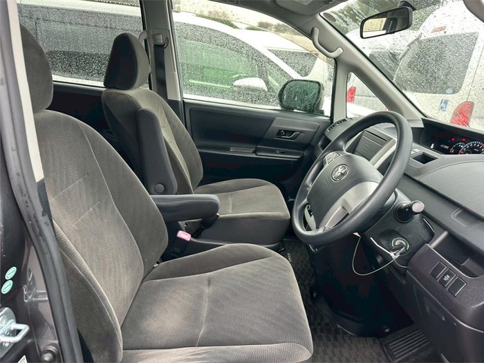 2010 Toyota Noah