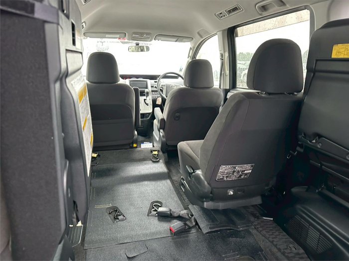 2010 Toyota Noah