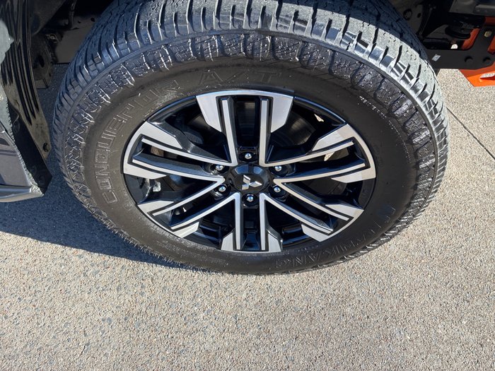 2022 Mitsubishi Pajero Sport Exceed