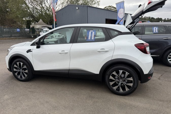 2023 RENAULT CAPTUR LIFE