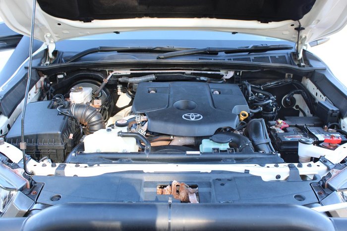 2022 Toyota Hilux SR