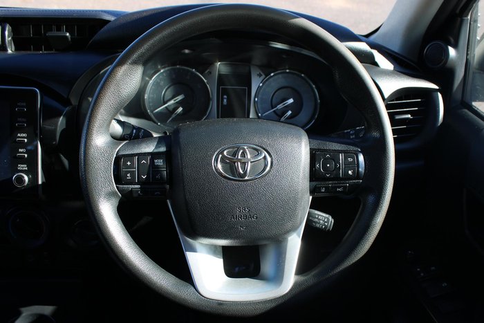 2022 Toyota Hilux SR