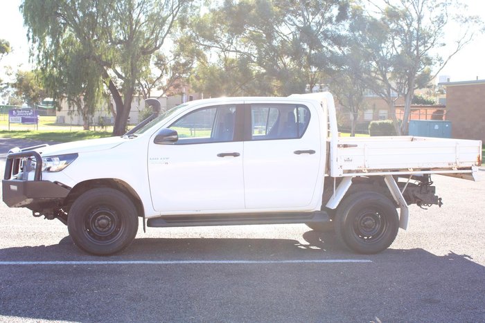 2022 Toyota Hilux SR
