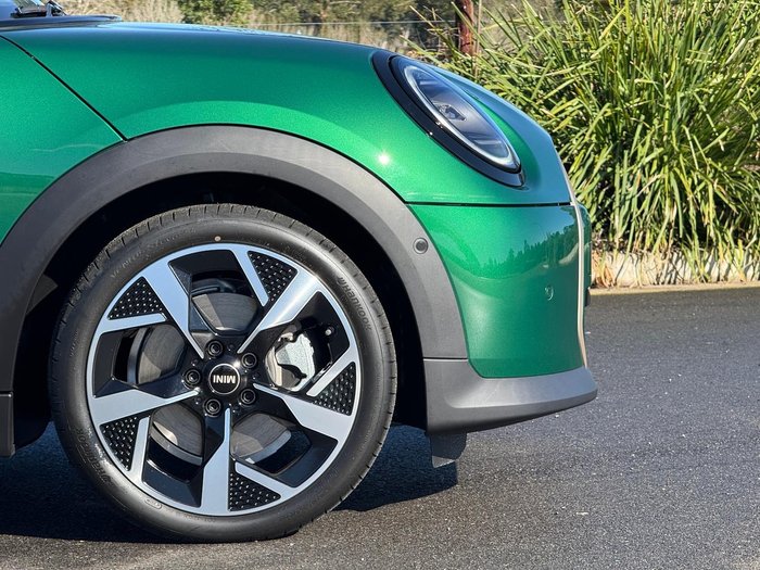 2026 MINI Cooper S Favoured