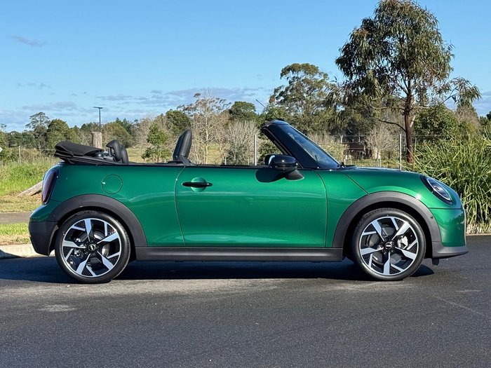 2026 MINI Cooper S Favoured