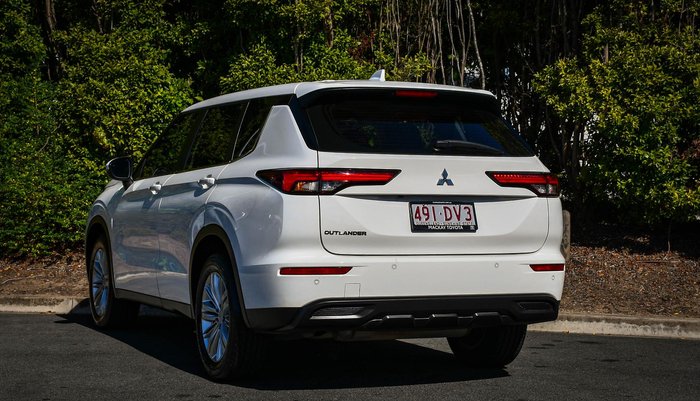 2021 Mitsubishi Outlander ES