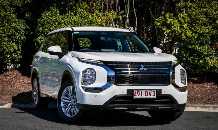 2021 Mitsubishi Outlander ES