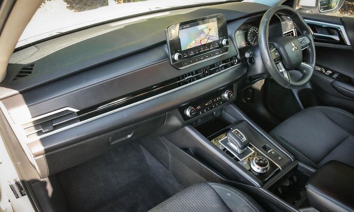 2021 Mitsubishi Outlander ES