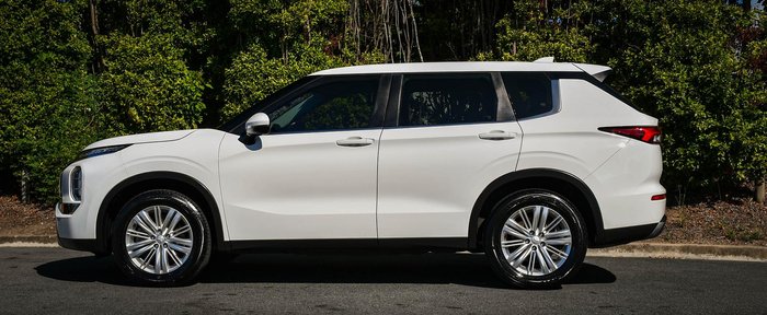 2021 Mitsubishi Outlander ES