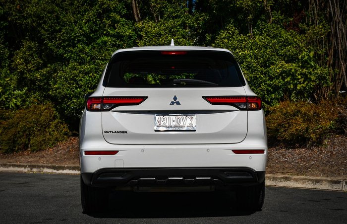 2021 Mitsubishi Outlander ES