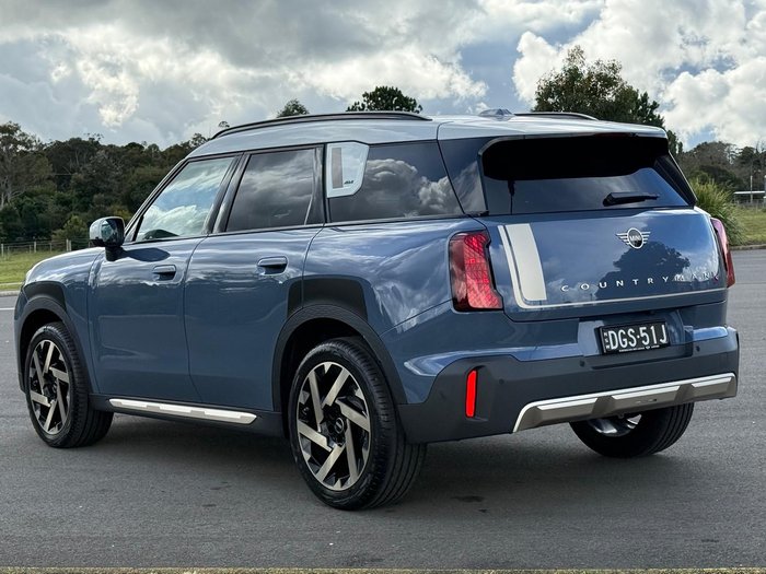 2025 MINI Countryman S Favoured