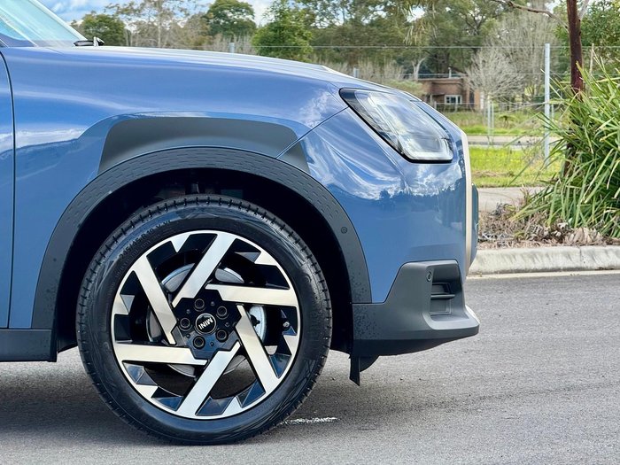 2025 MINI Countryman S Favoured