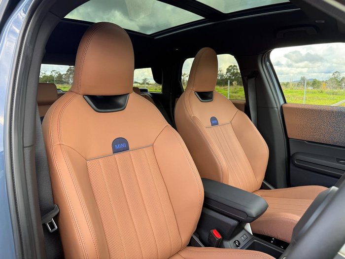 2025 MINI Countryman S Favoured