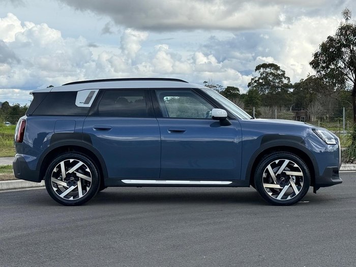2025 MINI Countryman S Favoured