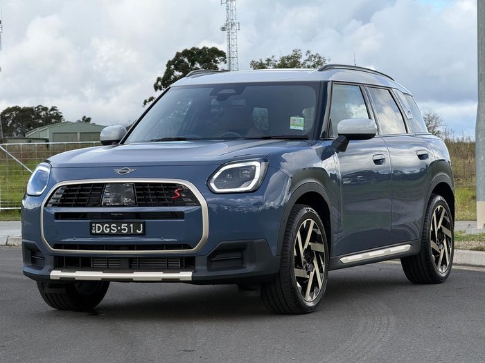 2025 MINI Countryman S Favoured