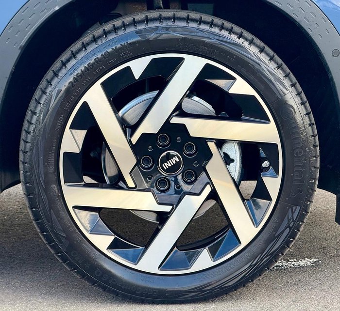 2025 MINI Countryman S Favoured